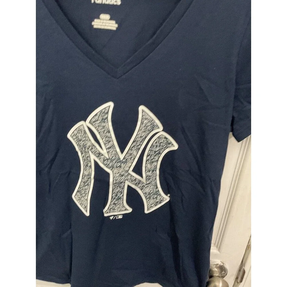 Fanatics New York Yankees Women's V-Neck T-Shirt